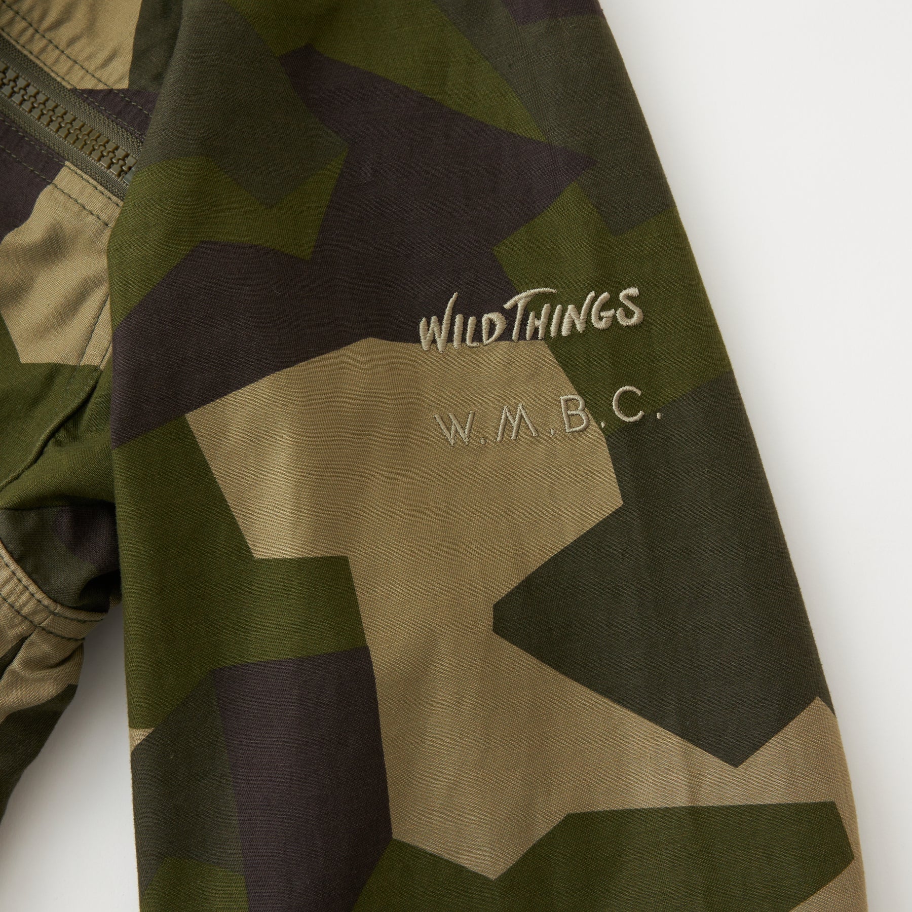 Wm×Wild Things SCC Short Jacket WHITE MOUNTAINEERING