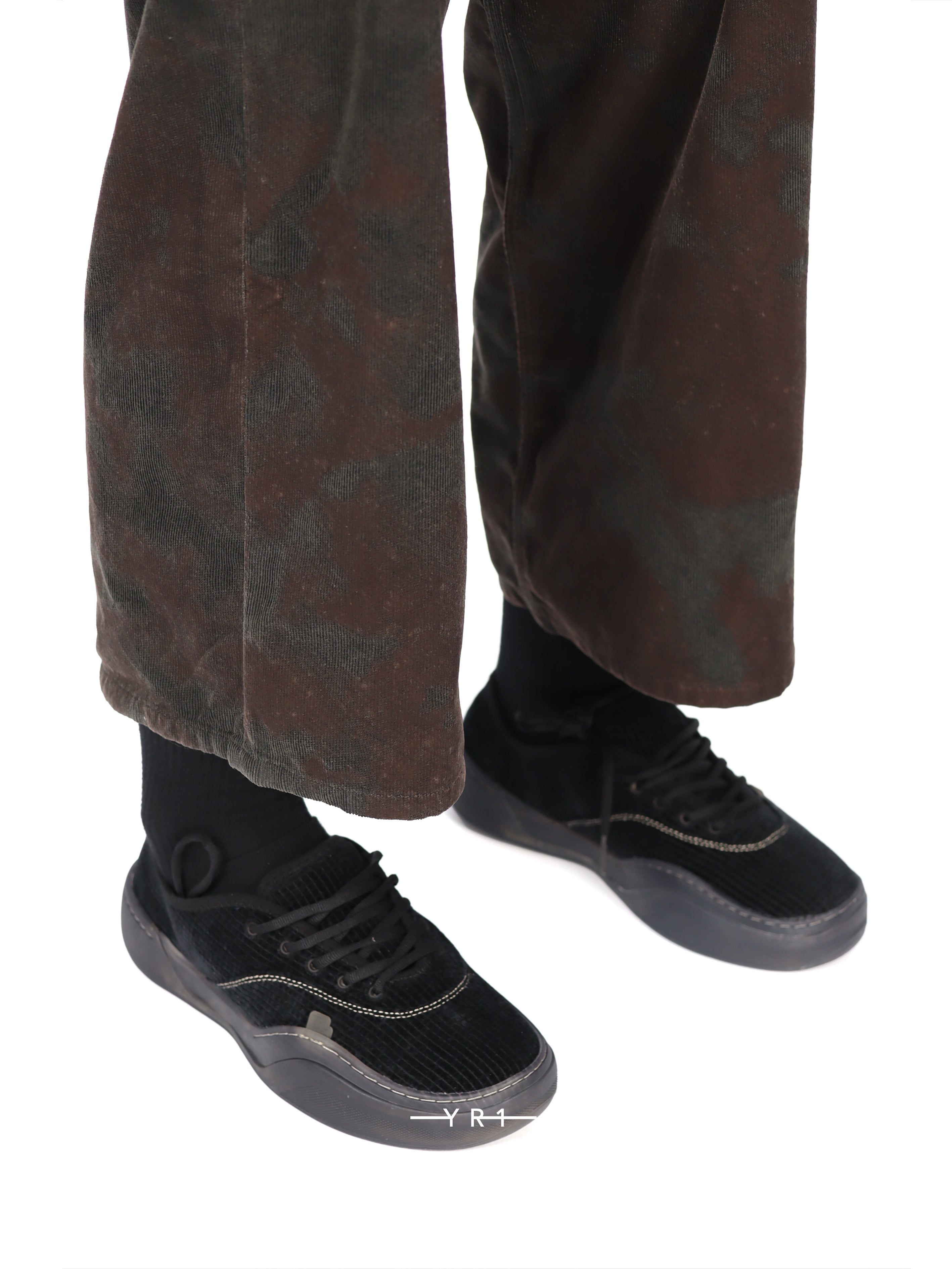 Unisex Corduroy Coupe Sneakers-Blk