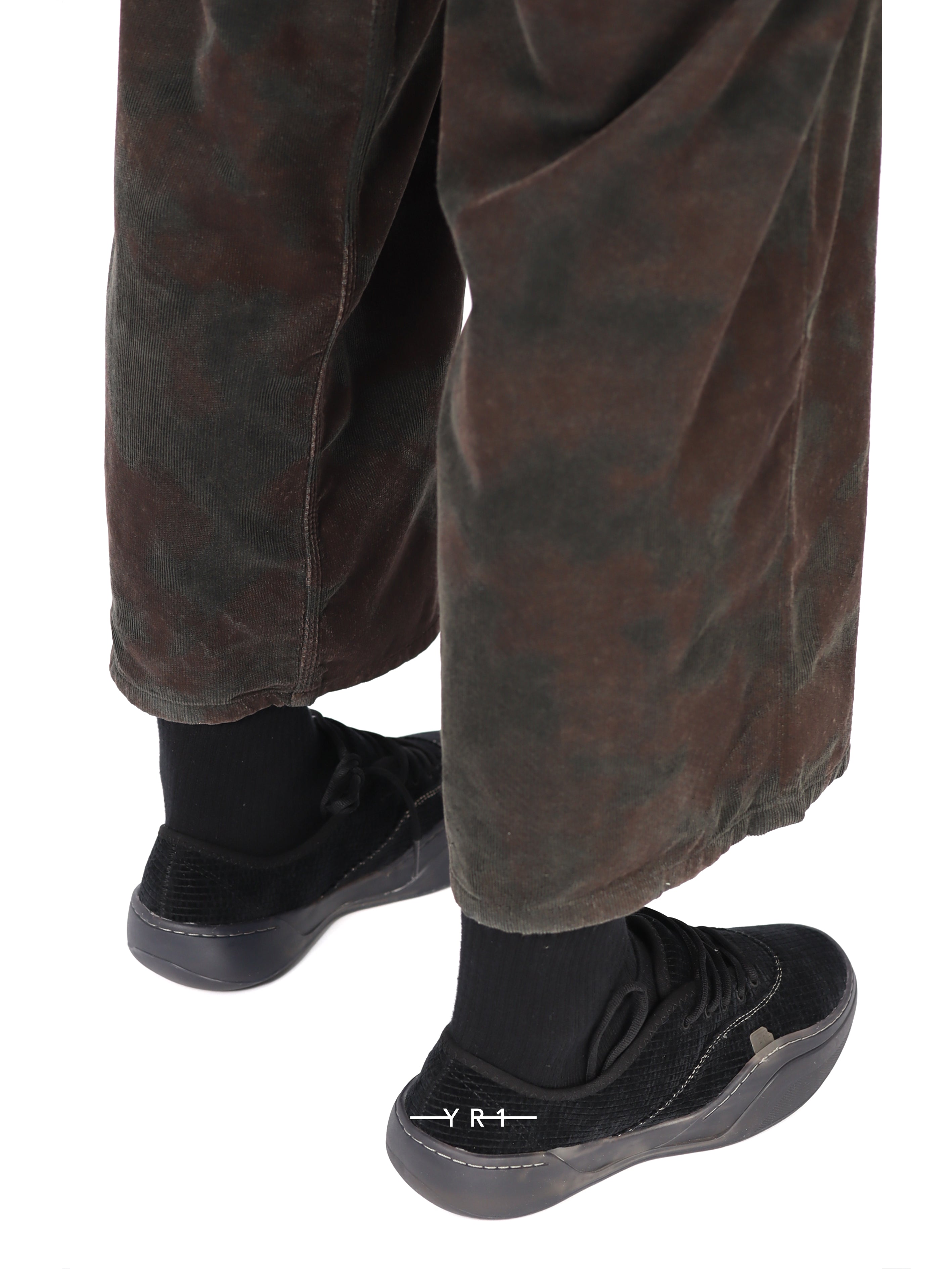 Unisex Corduroy Coupe Sneakers-Blk