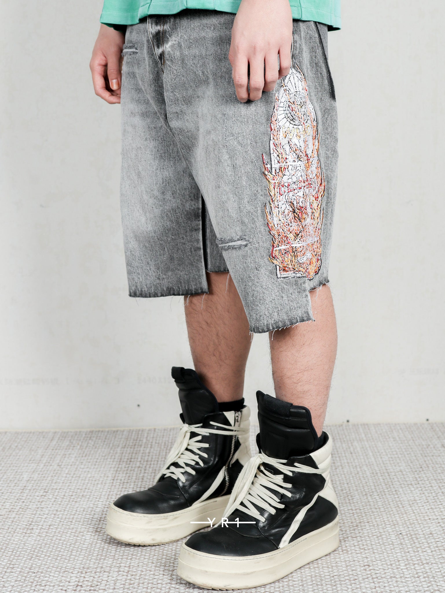 Flame Glass Knee Cover Short WHO DECIDES WAR