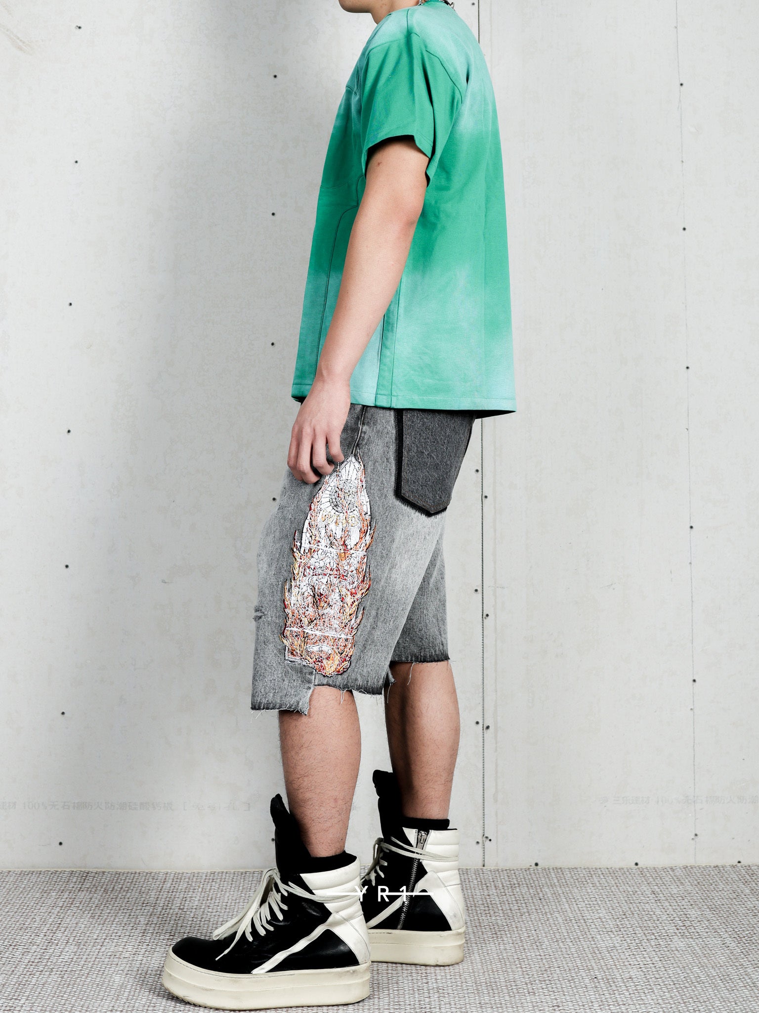 Chapel Short Sleeve WHO DECIDES WAR