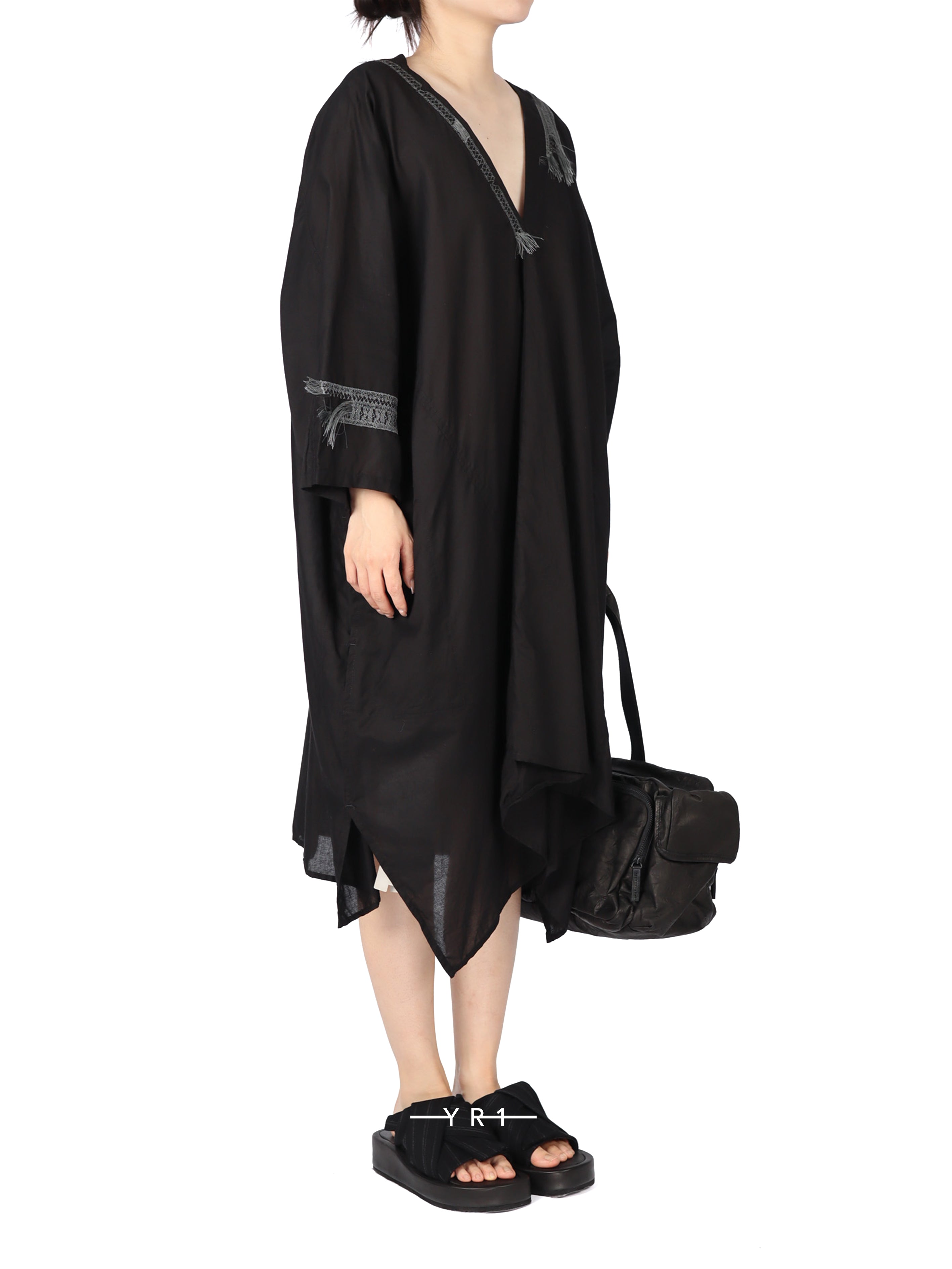 U-Arranged Sleeve V Neck D