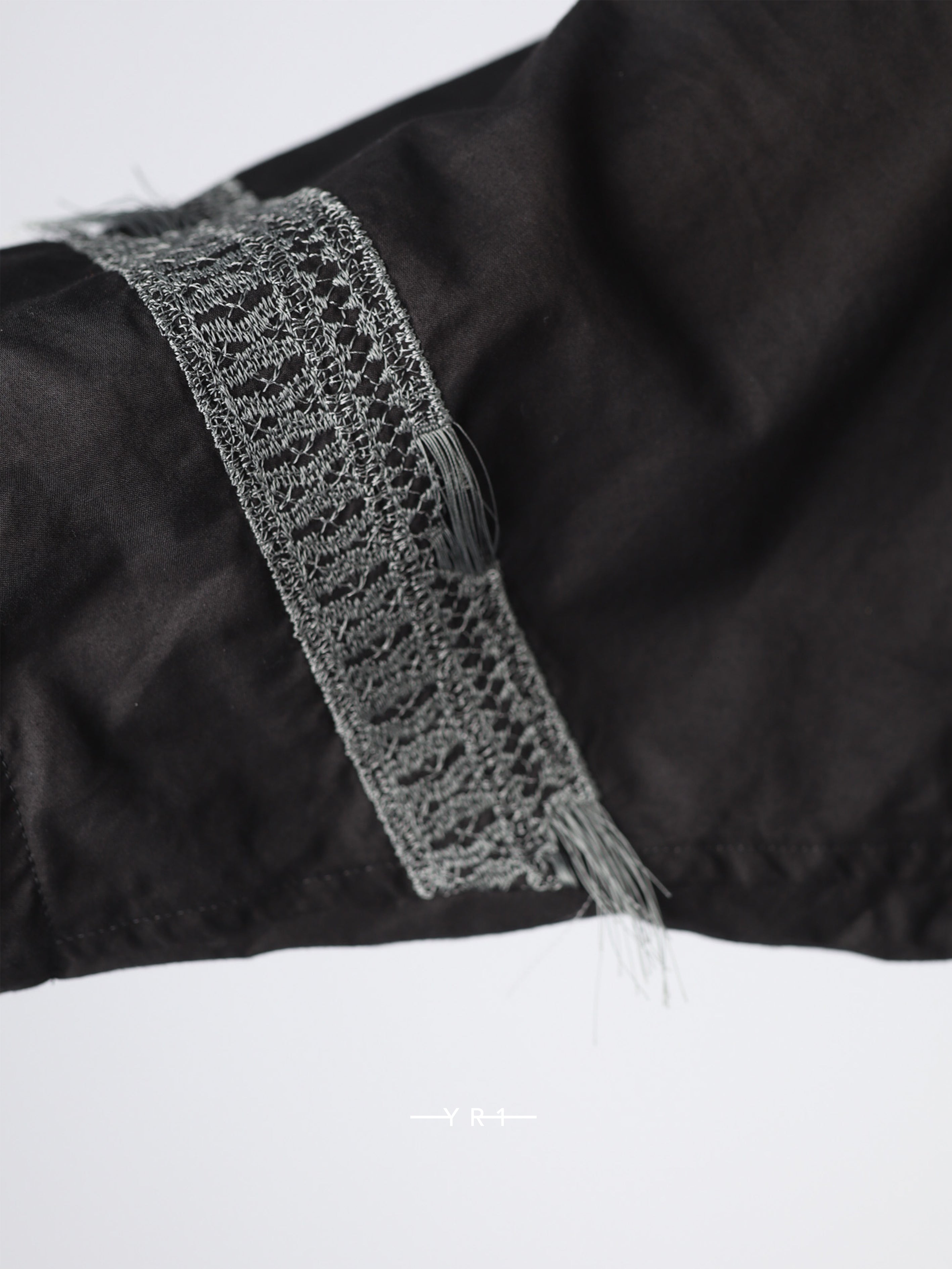 U-Arranged Sleeve V Neck D