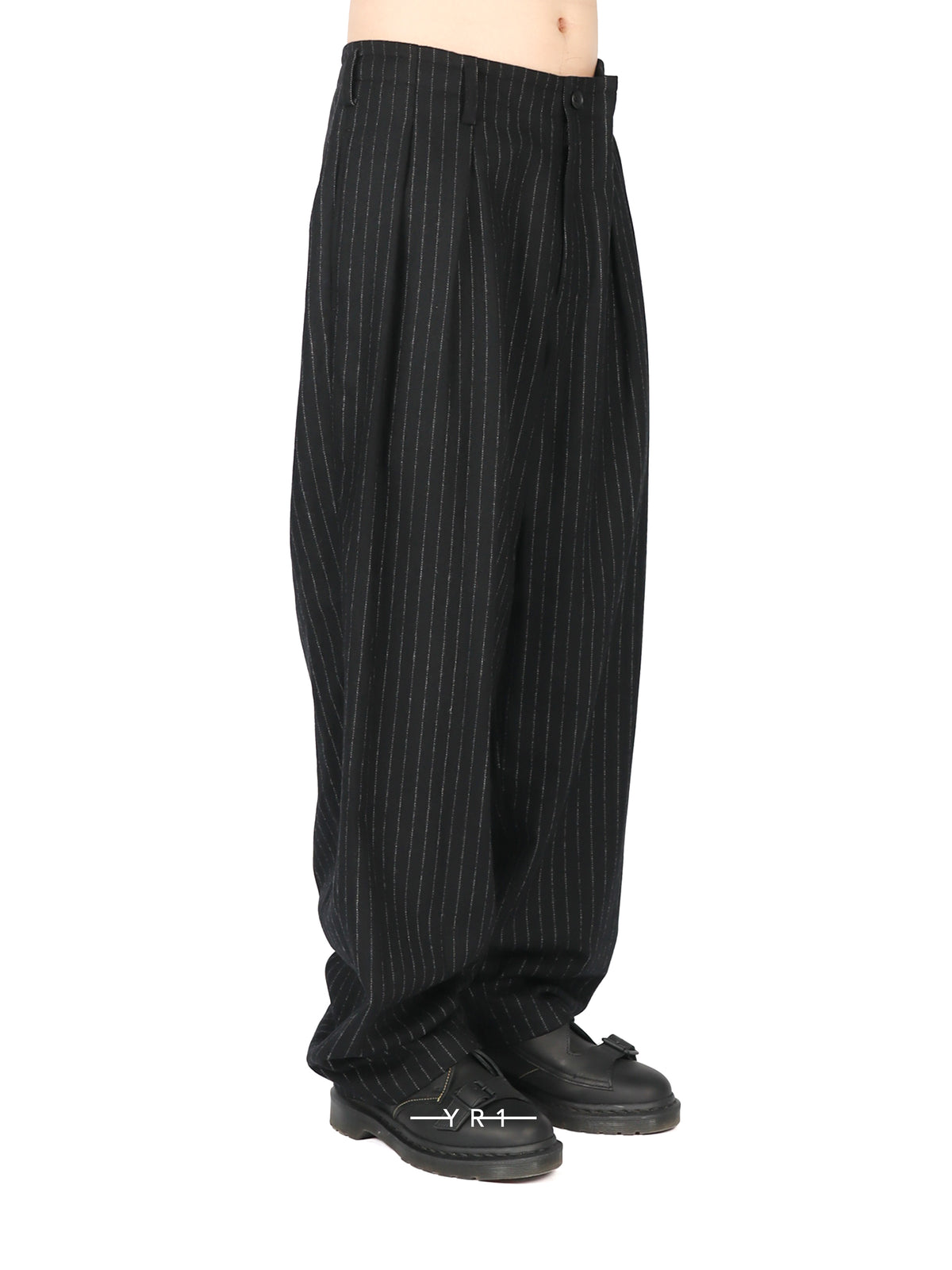 2 Tuck Slim Pants