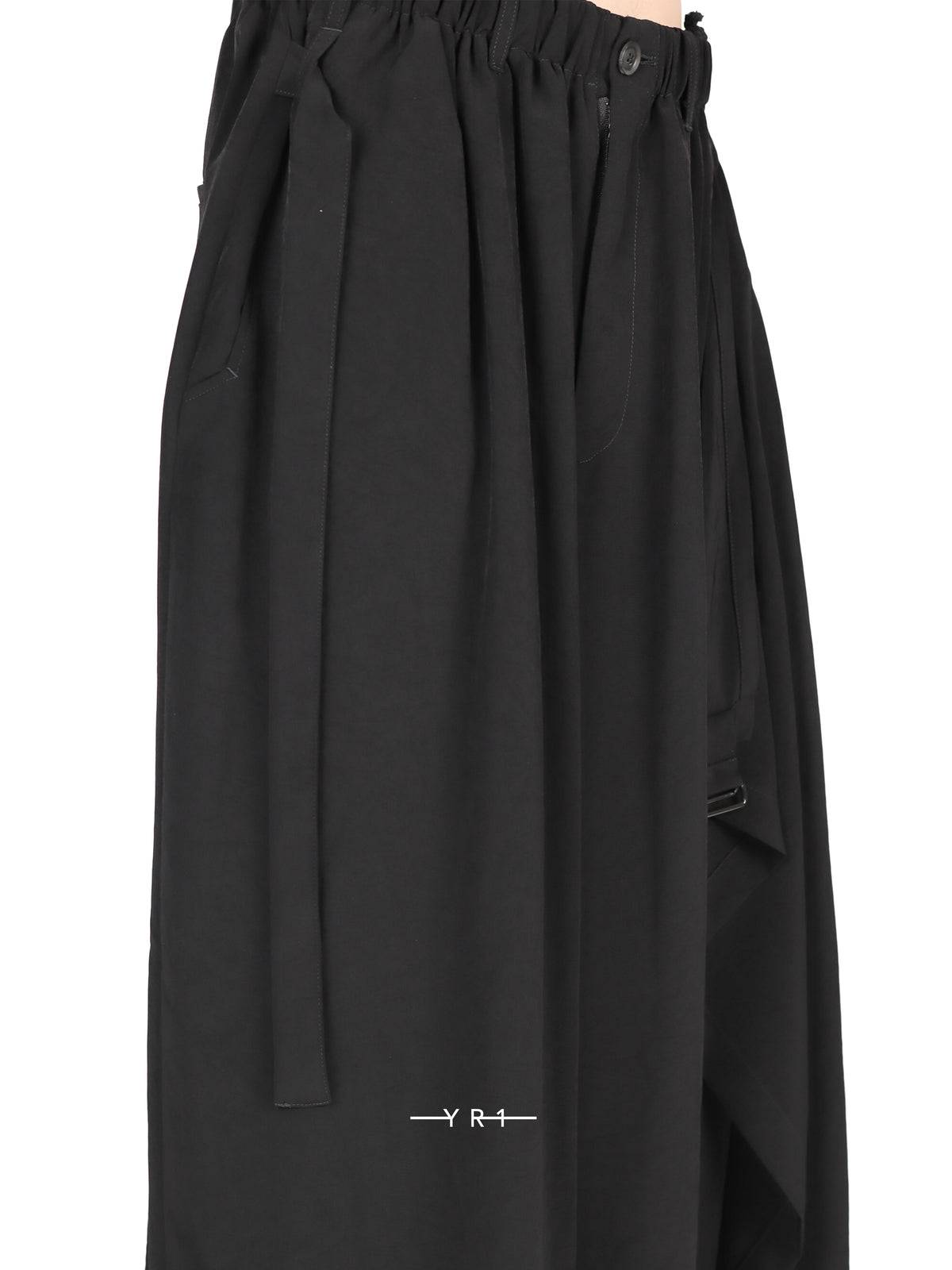 2 Tuck Slim Pants